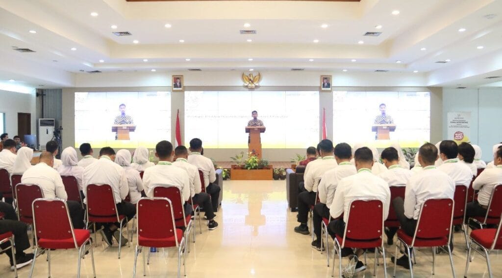 pranata humas ahli pertama