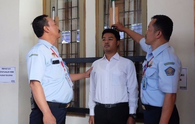 syarat tinggi badan kedinasan