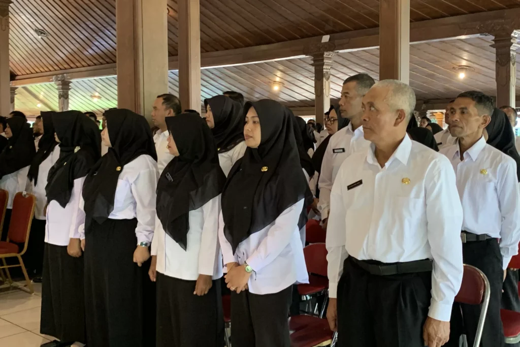 Info Terbaru! Cek Status PPPK Guru 2025: Berpeluang Jadi PNS Tanpa Tes! 3 cek status pppk guru